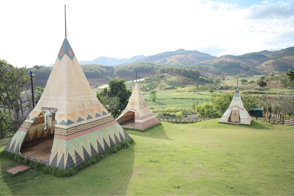 Mongo Land được xây dựng với cảm hứng từ cuộc sống du mục, mang đến không gian hoang dã và trải nghiệm văn hóa độc đáo